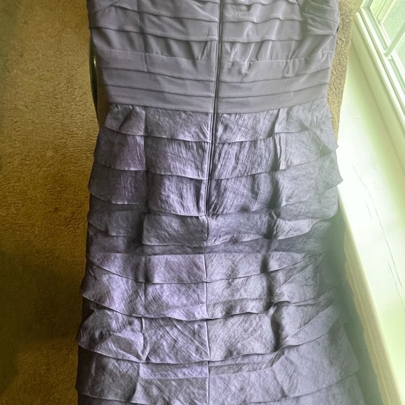 Woman’s Dress - Picture 3 of 7